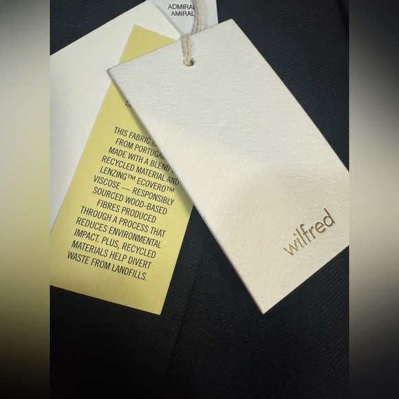 NWT Wilfred Aritzia Portale Admiral Blazer with Gold Emblem - Picture 5 of 12